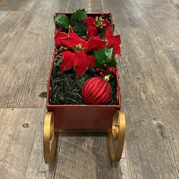 Vintage Christmas Santa sled with holly siding - Picture 5 of 14